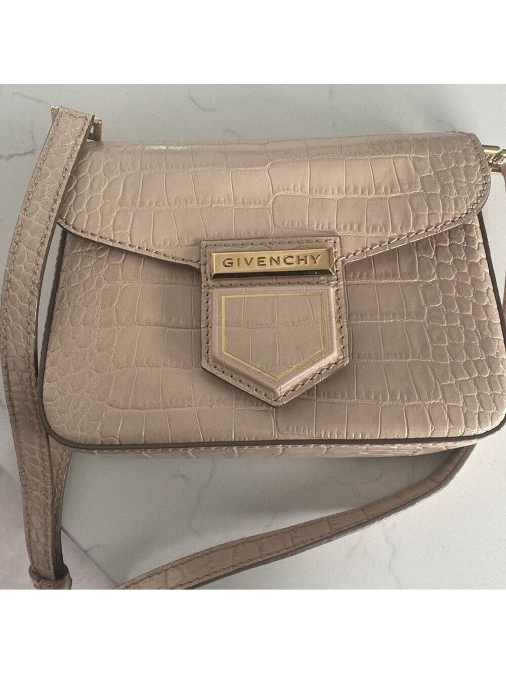 💫 Host Pick ⭐️(725❗️)Givenchy Crocodile Embossed Crossbody - Picture 7 of 7